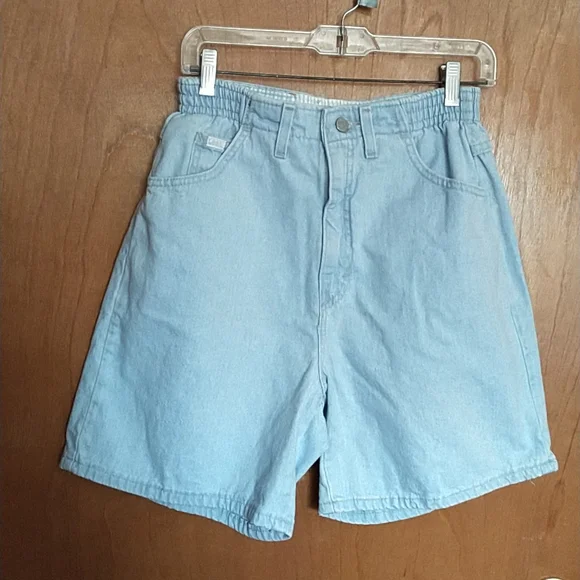 Lee ladies light wash shorts NWOT size 10 M. - Picture 2 of 15